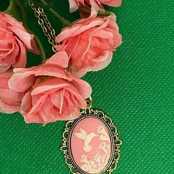 Fall Hummingbird NecklaceFlowers White Pink Cameo - Picture 1 of 9